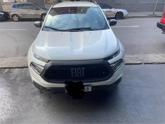FIAT TORO 2.0 16V TURBO DIESEL ULTRA 4WD AT9 FIAT TORO 2.0 16V TURBO DIESEL ULTRA 4WD AT9